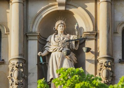 "Vous n'en avez pas marre de raconter des bêtises au tribunal ?"