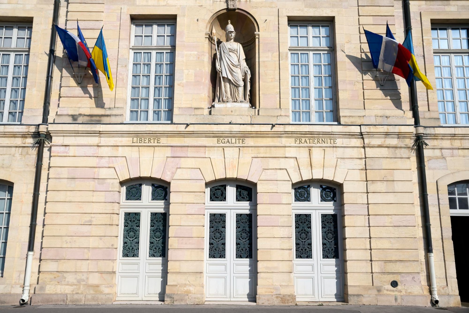 « Le mariage n’a jamais protégé contre une obligation de quitter le territoire français »